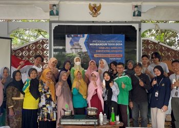 Kelompok 538 MMD UB Ajari Warga Senduro Pembuatan Yoghurt